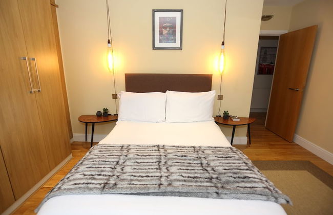 3 Beds 2 Baths Penthouse - Photo 4