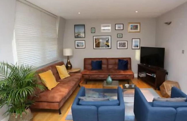 3 Beds 2 Baths Penthouse - Photo 11