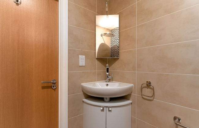 3 Beds 2 Baths Penthouse - Photo 16