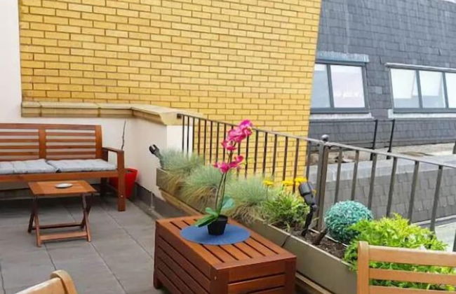 3 Beds 2 Baths Penthouse - Photo 12