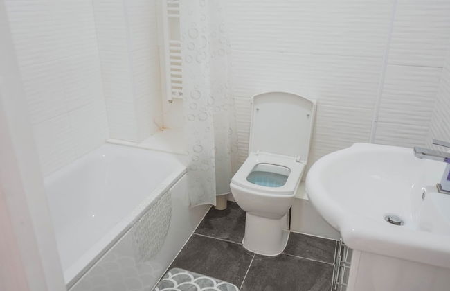 1 Bed Flat in Pedestrianized High Street - Foto 6
