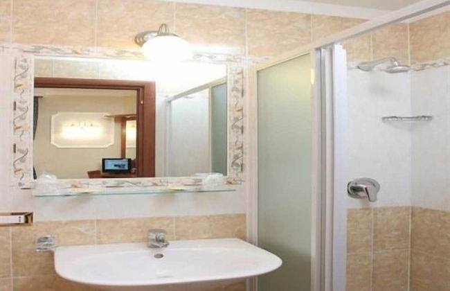 AdoraSuite B&B - Photo 36
