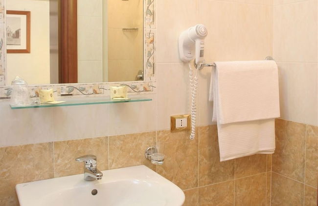AdoraSuite B&B - Photo 38