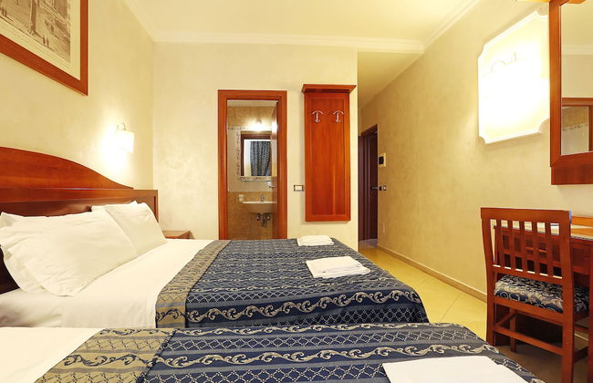 AdoraSuite B&B - Photo 17