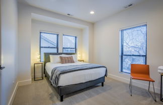 Photo 2 - 6bd3.5ba?downtown Modern Luxury W/hot Tub?