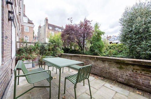 Photo 6 - Super Convenient one bed Apartment With Terrace Just off Kensington High Street