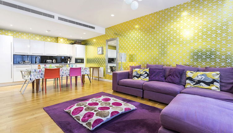 Photo 1 - Marylebone - Blandford Street - Contemporary and Joyful Apartment - Sleeps 4