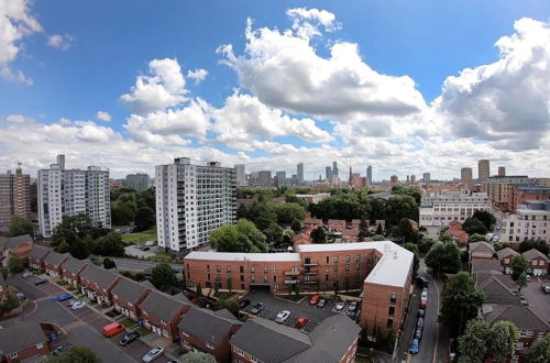 Photo 1 - Executive City Apartment -Near Greengate