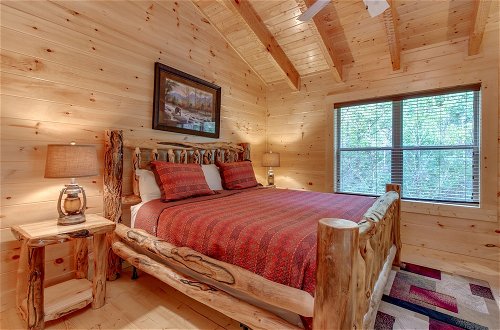 Photo 2 - Lover's Hideaway by Jackson Mountain Rentals