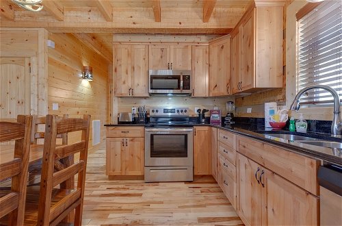 Photo 8 - Lover's Hideaway by Jackson Mountain Rentals