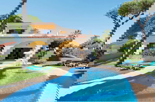 Foto 1 - Modern Villa in an Exclusive Residential Area With a Private Swimming Pool