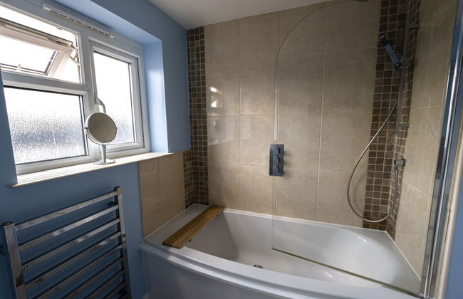 Immaculate 2-bed Apartment in Isleworth by River - Foto 13