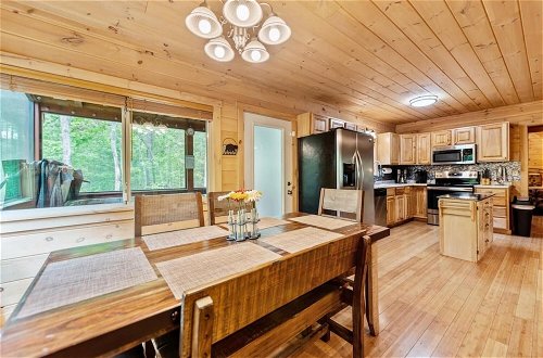 Photo 9 - Firefly-pristine Mountain Cabin With hot tub Screened Porch Fire pit Wifi