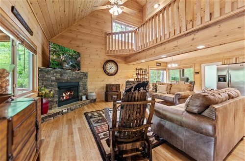 Photo 2 - Firefly-pristine Mountain Cabin With hot tub Screened Porch Fire pit Wifi