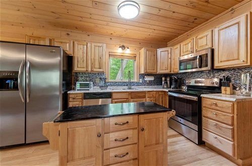 Photo 24 - Firefly-pristine Mountain Cabin With hot tub Screened Porch Fire pit Wifi