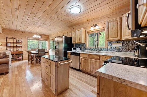 Photo 14 - Firefly-pristine Mountain Cabin With hot tub Screened Porch Fire pit Wifi