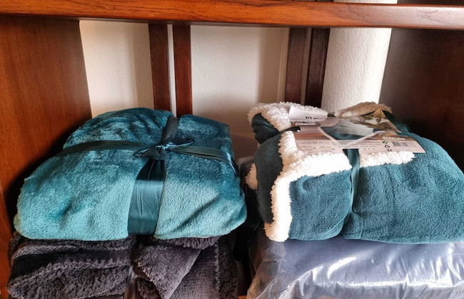 Entire Flat Close to Airport, Train, Center for 7 - Foto 3