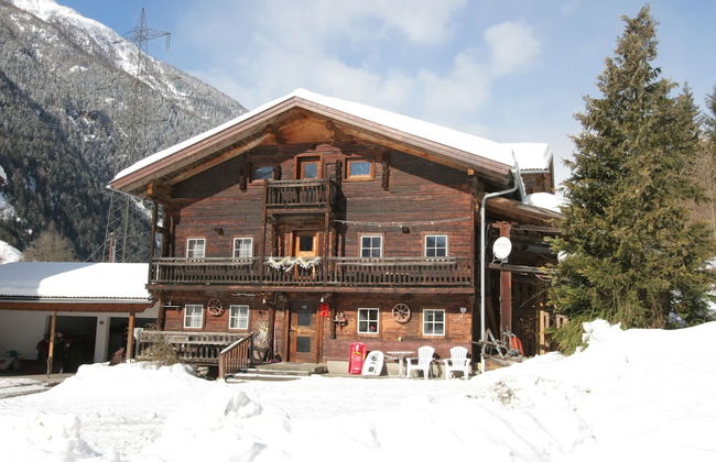 Chalet in Matrei Near Ski Lift & Bus - Foto 1