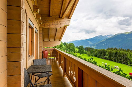 Foto 13 - Sunlit Apartment near Ski Area in Hollersbach im Pinzgau