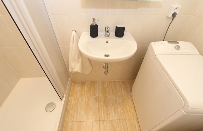Zizka Home Apartments - Photo 39