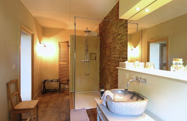 Unique Holiday Home in Virton with Hot Tub - Foto 52