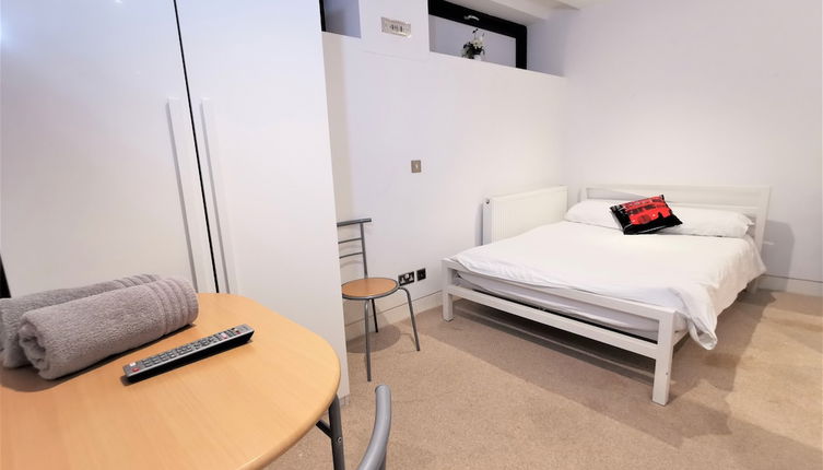 Photo 1 - Double Room with en-suite - 1c