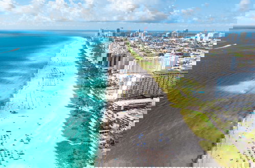 Photo 18 - Miami Beach 550