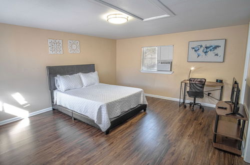 Photo 2 - Remodeled Guest House Near Downtown/military Base