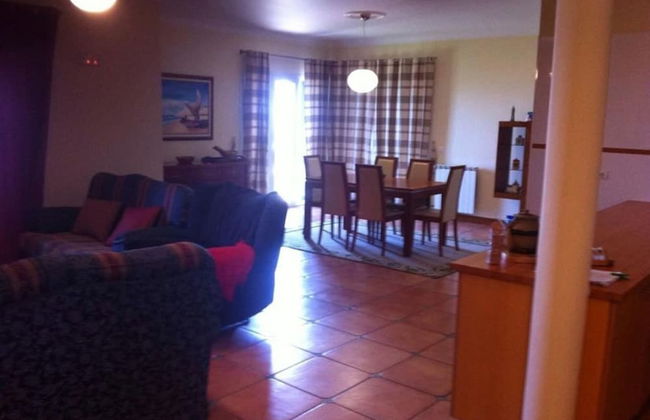 P Delgada 3-bed House, Sleeps 6, Parking & Seaview - Foto 9