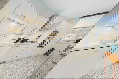 Foto 10 - Vibrant Spacious Apartment In West End