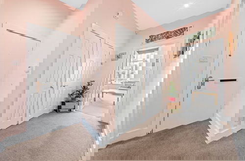 Foto 20 - Vibrant Spacious Apartment In West End