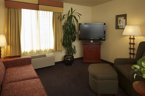 Photo 12 - Larkspur Landing Extended Stay Suites Renton