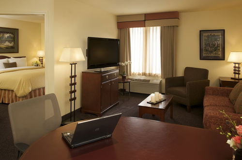 Photo 11 - Larkspur Landing Renton - An All-Suite Hotel