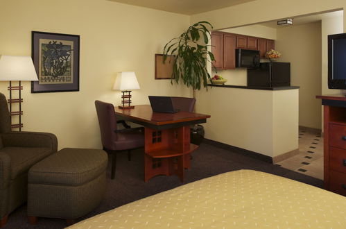 Photo 8 - Larkspur Landing Renton - An All-Suite Hotel