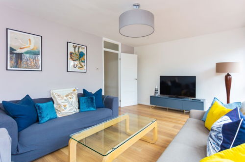 Photo 24 - Spacious Central 3 Bedroom Apartment in Old Street