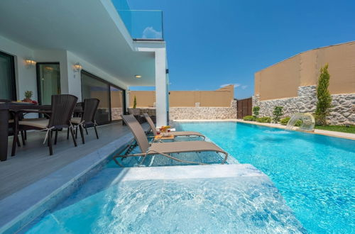 Photo 41 - Luxury 4-bed Villa With Private Pool and Jacuzzi