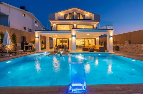 Photo 34 - Luxury 4-bed Villa With Private Pool and Jacuzzi