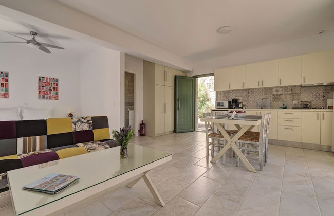 Ouzo Stone Studio - Photo 17