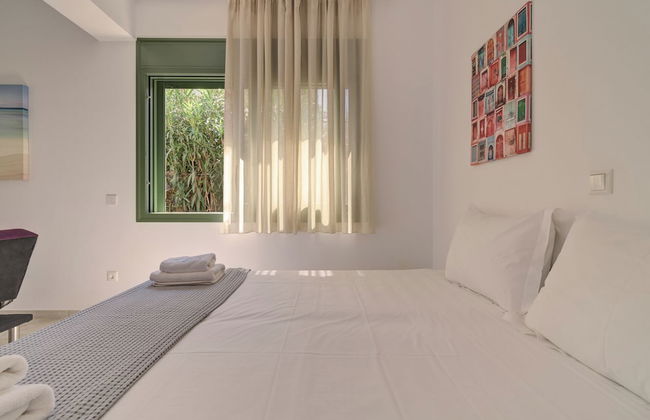 Ouzo Stone Studio - Photo 2