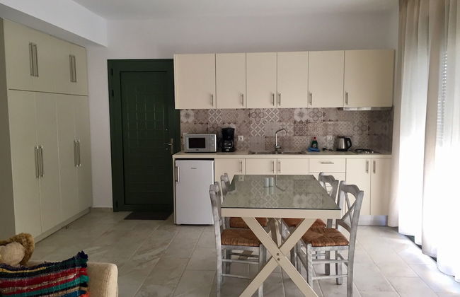 Ouzo Stone Studio - Photo 4