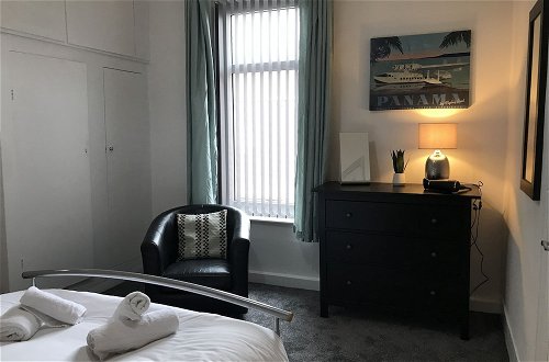 Foto 17 - Bright Spacious 3-bed With Office & Patio, Preston