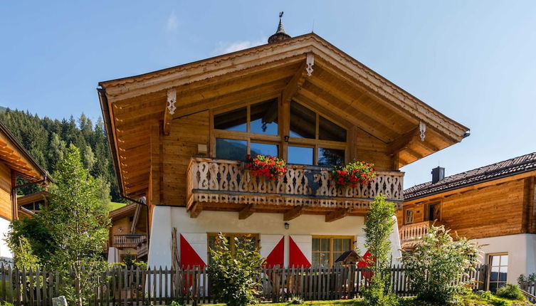 Photo 1 - Quaint Chalet in Wald im Pinzgau with Garden near Ski Slopes