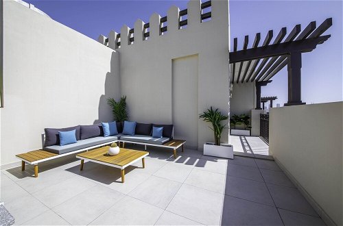 Photo 25 - Maison Privee - Exclusive Luxury 3BR Apt with scenic views of Burj Al Arab