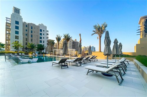 Photo 30 - Maison Privee - Exclusive Luxury 3BR Apt with scenic views of Burj Al Arab