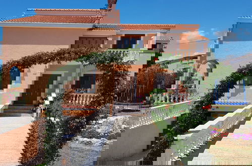 Photo 2 - Apartment in Vrsi Near the Sea