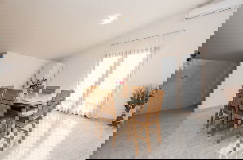 Photo 23 - Apartment in Vrsi Near the Sea