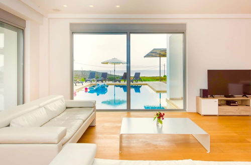 Foto 9 - Sparkling Villa in Acrotiri with Private Pool near Sea Beach