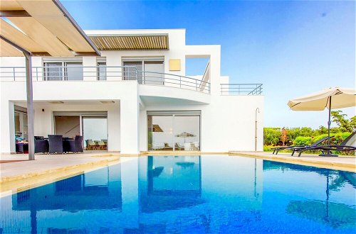Foto 33 - Sparkling Villa in Acrotiri with Private Pool near Sea Beach