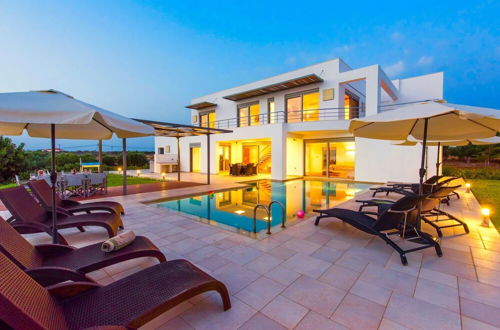 Foto 31 - Sparkling Villa in Acrotiri with Private Pool near Sea Beach