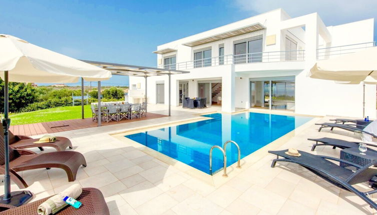Foto 1 - Sparkling Villa in Acrotiri with Private Pool near Sea Beach